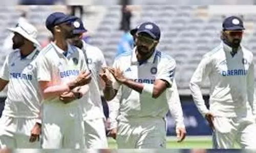 कैरी ने कैसल के ख़तरे से छूट के लिए ऑस्ट्रेलियन बैंक का समर्थन किया