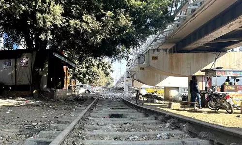Haryana : अधिकारियों को रोहतक में एलिवेटेड रेलवे ट्रैक के साथ सड़क परियोजना शुरू Haryana : अधिकारियों को रोहतक में एलिवेटेड रेलवे ट्रैक के साथ सड़क परियोजना शुरू