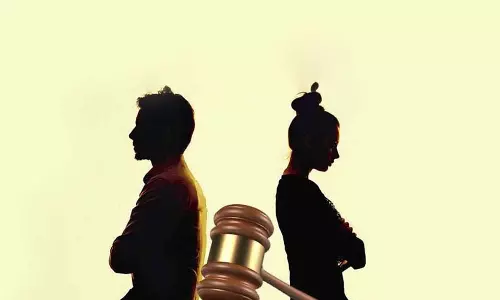 तलाक की अर्जी स्वीकार, CG हाईकोर्ट ने कहा- बार बार खुदकुशी का प्रयास, पति पर क्रूरता
