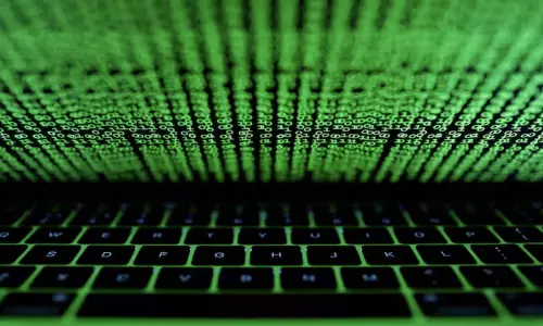 सरकार ने 1,700 स्काइप और 59,000 WhatsApp आईडी ब्लॉक की