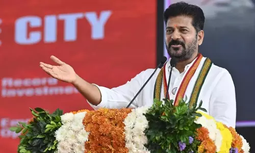 Telangana: कई बुनियादी ढांचा परियोजनाओं का उद्घाटन किया