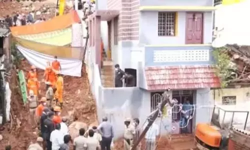 चट्टान के नीचे फंसी एक छोटी लड़की: एक कमरे में 3 लाशें.. हैरान NDRF कमांडर