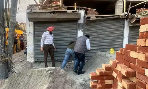 Ludhiana: नगर निगम ने अवैध निर्माणों पर शिकंजा कसा Ludhiana: नगर निगम ने अवैध निर्माणों पर शिकंजा कसा