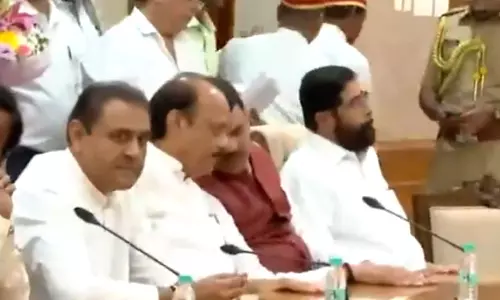 राजभवन पहुंचे देवेंद्र फडणवीस, एकनाथ शिंदे और अजित पवार, सरकार बनाने का दावा पेश किया