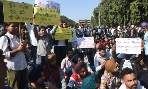FIR रद्द करने को ‘चारा’ बनाकर PU प्रदर्शनकारियों को रोकने में कामयाब रही