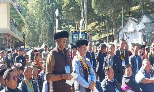 Kigwema village में हॉर्नबिल महोत्सव के 25वें संस्करण के उपलक्ष्य में पारंपरिक पत्थर खींचने का समारोह