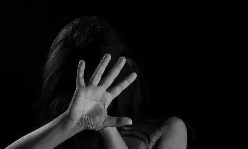 Sikkim : नामची में नाबालिग लड़की का यौन उत्पीड़न करने के आरोप Sikkim : नामची में नाबालिग लड़की का यौन उत्पीड़न करने के आरोप