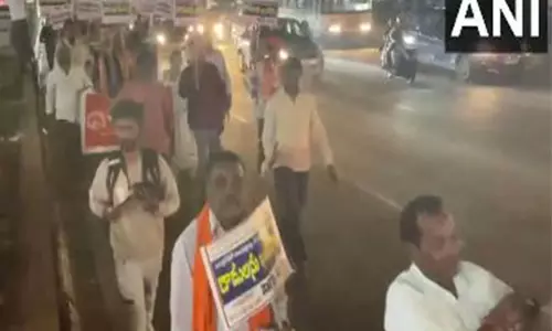 Telangana: रंगारेड्डी में हिंदू संगठनों ने फिर निकाली मोमबत्ती रैली