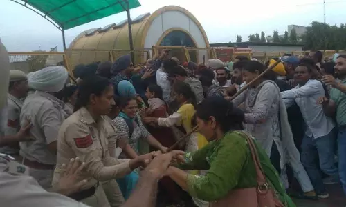 संगरूर में बेरोजगार ETT शिक्षकों की पुलिस से झड़प