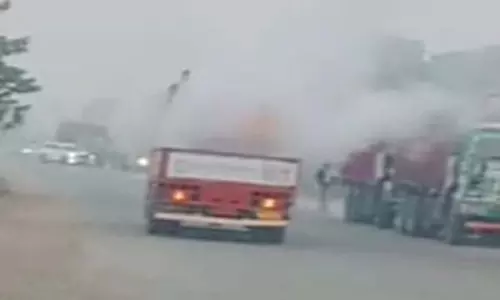 Bihar: ट्रक चालक और यातायात पुलिस की सतर्कता से बड़ा हादसा टला Bihar: ट्रक चालक और यातायात पुलिस की सतर्कता से बड़ा हादसा टला