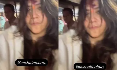 Ekta Kapoor ने पुरी के जगन्नाथ मंदिर में आशीर्वाद लिया Ekta Kapoor ने पुरी के जगन्नाथ मंदिर में आशीर्वाद लिया