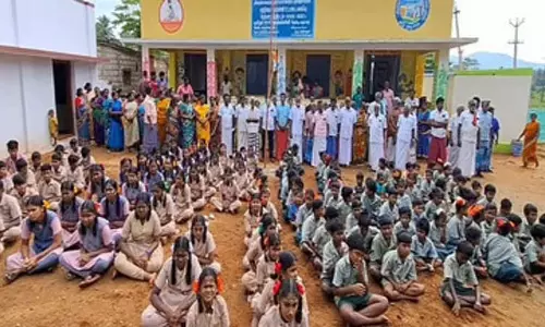 Tamil Nadu : डिंडीगुल के सरकारी प्राथमिक विद्यालय में कक्षाएं आयोजित कीं