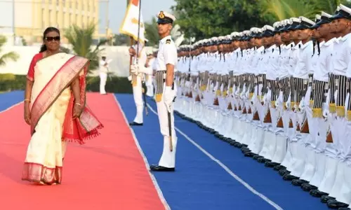 राष्ट्रपति मुर्मू Odisha के पुरी में नौसेना दिवस समारोह में हुईं शामिल राष्ट्रपति मुर्मू Odisha के पुरी में नौसेना दिवस समारोह में हुईं शामिल