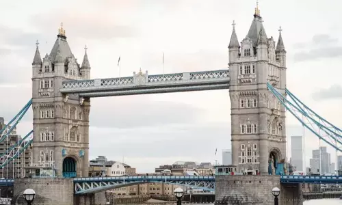 UK ने eVisa ट्रांज़िशन के लिए मार्च 2025 तक छूट अवधि की शुरुआत की UK ने eVisa ट्रांज़िशन के लिए मार्च 2025 तक छूट अवधि की शुरुआत की