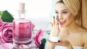 Skin Care: गुलाब की पंखुड़ियों से चाहिए त्वचा,तो घर पर बनाएं फेस पैक