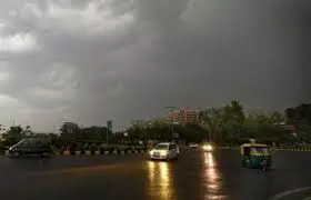 Noida का मौसम और आज का AQ