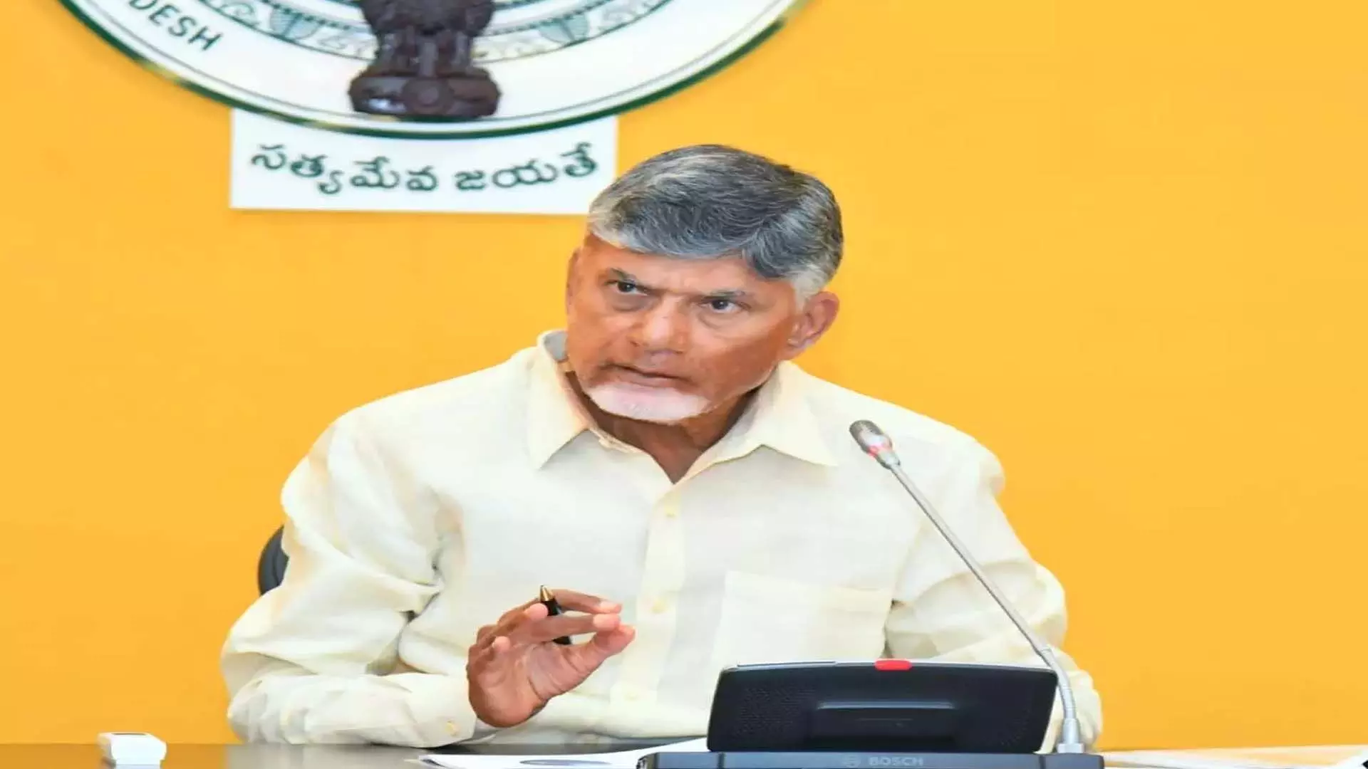 एक परिवार, एक उद्यमी के लक्ष्य तक पहुंचने के लिए योजना तैयार करें- Chandrababu Naidu