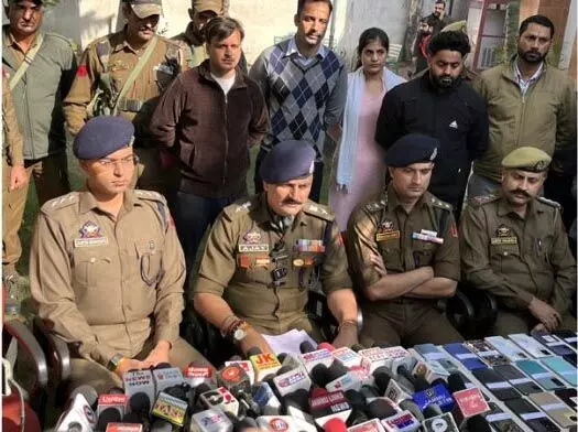 Police: 15 लाख रुपये से अधिक मूल्य के 50 खोए हुए स्मार्ट फोन बरामद