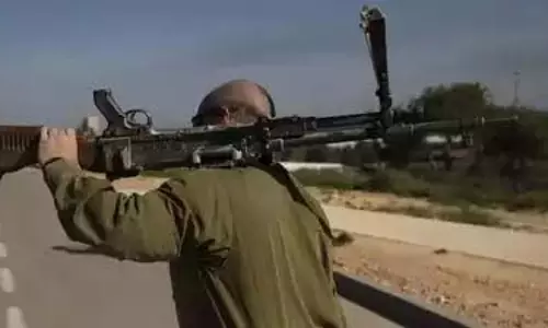 Hamas ने धमकी दी है कि वह बंधकों को निष्प्रभावी कर देगा