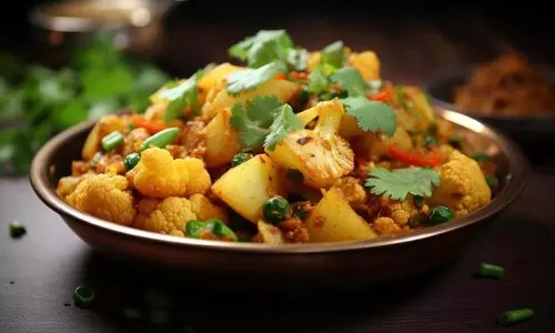 Recipe : रेस्टोरेंट स्टाइल तैयार करें आलू मटर गोभी की सब्जी Recipe : रेस्टोरेंट स्टाइल तैयार करें आलू मटर गोभी की सब्जी