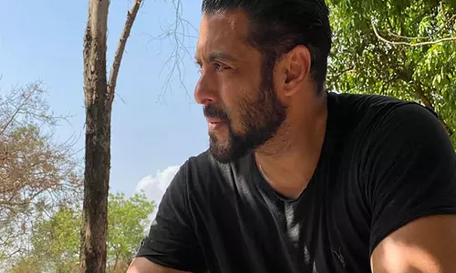 Mumbai में शूटिंग स्थल पर सलमान खान की सुरक्षा में सेंध Mumbai में शूटिंग स्थल पर सलमान खान की सुरक्षा में सेंध