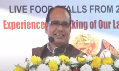 केंद्रीय मंत्री शिवराज सिंह चौहान ने Saras Food Festival में हिस्सा लिया केंद्रीय मंत्री शिवराज सिंह चौहान ने Saras Food Festival में हिस्सा लिया