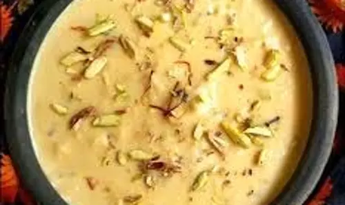 Recipe: घर पर मिनटों में बनेगी बाजार जैसी लच्छा रबड़ी