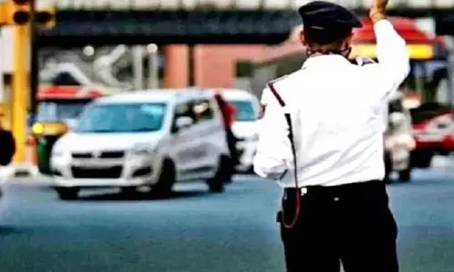 90 वाहन चालकों पर हुई कार्रवाई, ट्रैफिक नियम तोड़े