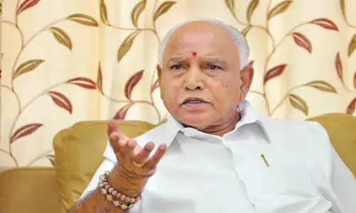 Karnataka: वकील ने येदियुरप्पा के खिलाफ भ्रष्टाचार मामले में पारदर्शिता की मांग की Karnataka: वकील ने येदियुरप्पा के खिलाफ भ्रष्टाचार मामले में पारदर्शिता की मांग की