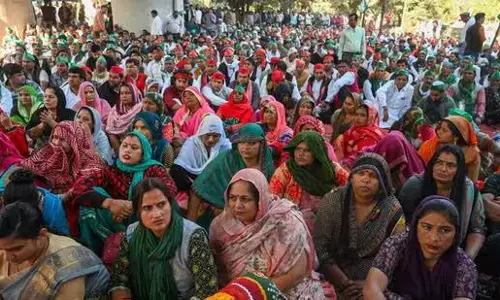 Noida: किसानों की मांग पर विचार के लिए यूपी सरकार ने नई समिति बनाई