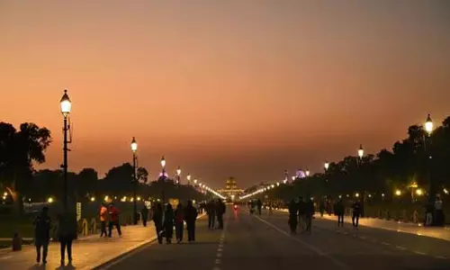Delhi में सर्द हवा वाले दिन ‘मध्यम’ क्षेत्र में दुर्लभ प्रवेश