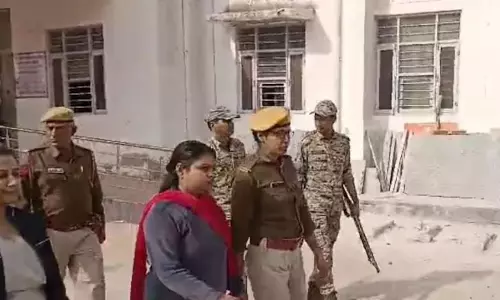 जेल में बंद पति के इशारों पर गैंग चला रही लेडी डॉन गिरफ्तार, 5 करोड़ रंगदारी मांगी