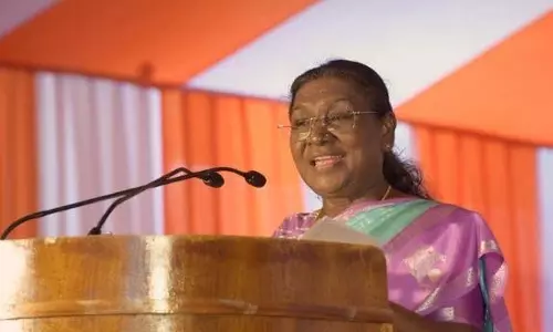 राष्ट्रपति द्रौपदी मुर्मू ने आयुर्वेद में व्यापक शोध का आह्वान किया राष्ट्रपति द्रौपदी मुर्मू ने आयुर्वेद में व्यापक शोध का आह्वान किया