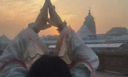 Ekta Kapoor ने पुरी के जगन्नाथ मंदिर में लिया आशीर्वाद Ekta Kapoor ने पुरी के जगन्नाथ मंदिर में लिया आशीर्वाद