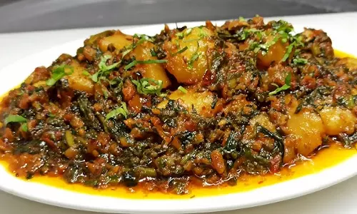 Dhaba style आलू पालक, बेहद आसान है बनाने का तरीका Dhaba style आलू पालक, बेहद आसान है बनाने का तरीका