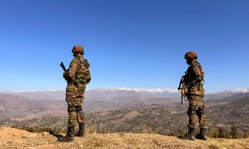 Poonch में सेना की चौकी पर उग्रवादियों ने ग्रेनेड फेंके, कोई हताहत नहीं Poonch में सेना की चौकी पर उग्रवादियों ने ग्रेनेड फेंके, कोई हताहत नहीं