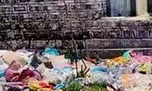 Dharamsal: ग्रामीण इलाकों में प्लास्टिक कचरा फैला हुआ