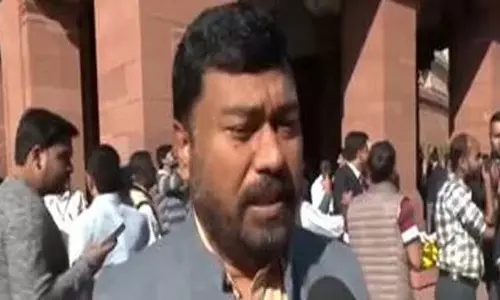 Assam : सांसद रामेश्वर तेली ने गोमांस खाने पर सरकार के प्रतिबंध का समर्थन किया Assam : सांसद रामेश्वर तेली ने गोमांस खाने पर सरकार के प्रतिबंध का समर्थन किया