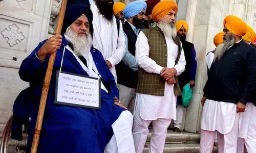 Punjab: पहले भी बादल परिवार को निशाना बनाया गया Punjab: पहले भी बादल परिवार को निशाना बनाया गया