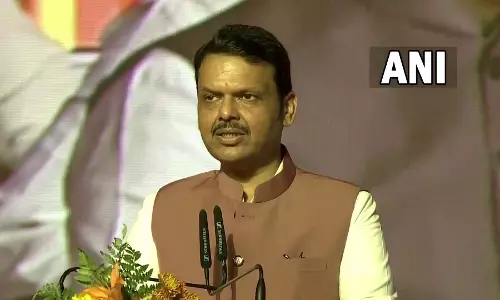 देवेंद्र फडणवीस ने महाराष्ट्र के मुख्यमंत्री पद की शपथ ली, आजाद मैदान में राजनेता और फिल्मी दिग्गजों का जमावड़ा