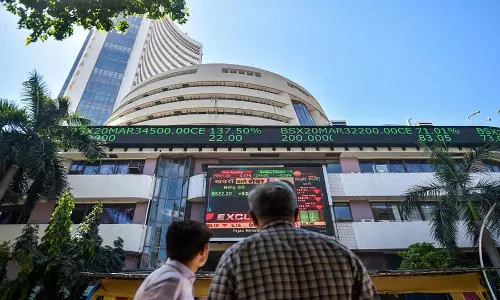 RBI नीति की घोषणा से पहले सेंसेक्स 809 अंक चढ़ा, आईटी शेयरों में बढ़त RBI नीति की घोषणा से पहले सेंसेक्स 809 अंक चढ़ा, आईटी शेयरों में बढ़त