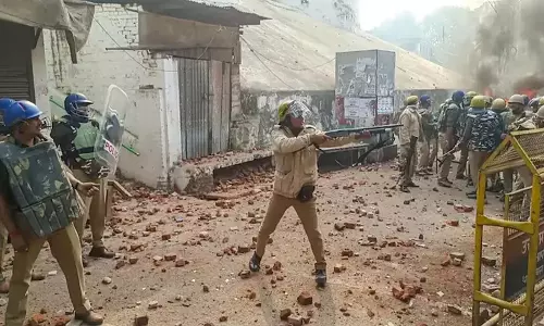 Sambhal प्रशासन 24 नवंबर की हिंसा के दोषियों के पोस्टर लगाएगा- डीएम Sambhal प्रशासन 24 नवंबर की हिंसा के दोषियों के पोस्टर लगाएगा- डीएम