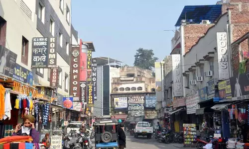 Amritsar: हत्या के प्रयास के बाद होटल के कमरों में यात्रियों की संख्या में कमी आने की संभावना Amritsar: हत्या के प्रयास के बाद होटल के कमरों में यात्रियों की संख्या में कमी आने की संभावना