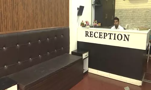 Bangladesh में हिंसा से सिलीगुड़ी के होटल व्यवसाय को नुकसान, पर्यटकों की संख्या में कमी Bangladesh में हिंसा से सिलीगुड़ी के होटल व्यवसाय को नुकसान, पर्यटकों की संख्या में कमी