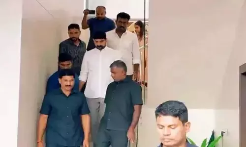 पुलिस ने BRS MLA पाडी कौशिक रेड्डी को गिरफ्तार किया
