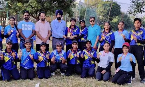 Ludhiana: एथलेटिक्स मीट में ब्लू हाउस ने जीती ओवरऑल ट्रॉफी Ludhiana: एथलेटिक्स मीट में ब्लू हाउस ने जीती ओवरऑल ट्रॉफी