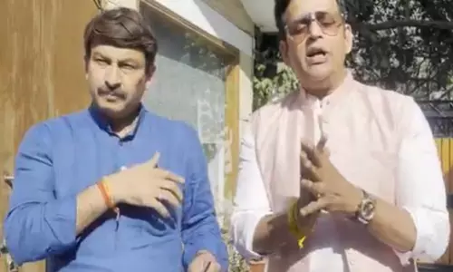 रवि किसान और मनोज तिवारी ने आयुष्मान भारत योजना के कार्यान्वयन पर Delhi सरकार की आलोचना की रवि किसान और मनोज तिवारी ने आयुष्मान भारत योजना के कार्यान्वयन पर Delhi सरकार की आलोचना की