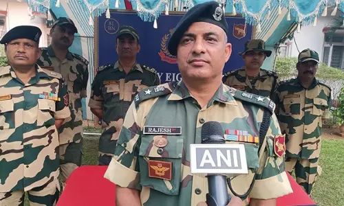 BSF ने त्रिपुरा के सोनामुरा में एक करोड़ रुपये से अधिक का सोना किया बरामद BSF ने त्रिपुरा के सोनामुरा में एक करोड़ रुपये से अधिक का सोना किया बरामद