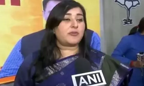 BJP की बांसुरी स्वराज ने आयुष्मान भारत योजना लागू नहीं करने के लिए आप की आलोचना की BJP की बांसुरी स्वराज ने आयुष्मान भारत योजना लागू नहीं करने के लिए आप की आलोचना की
