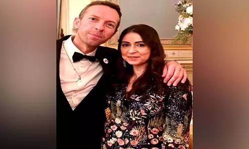 Bhavana Pandey ने बेटी रीसा के पेरिस में ले बाल डेब्यू पर कोल्डप्ले के क्रिस मार्टिन से मुलाकात की